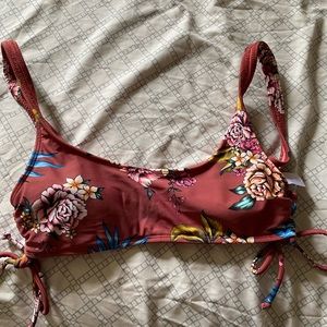 Floral NOBO medium bikini top